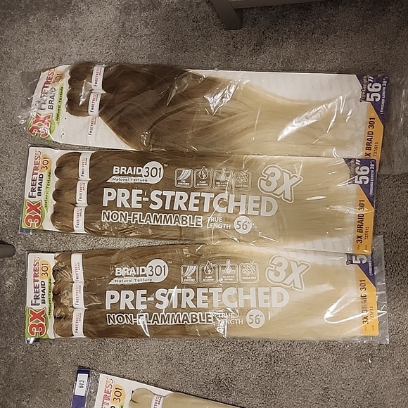 6 Packs Freetress 56" braiding hair 6 packs - Picture 4 of 5